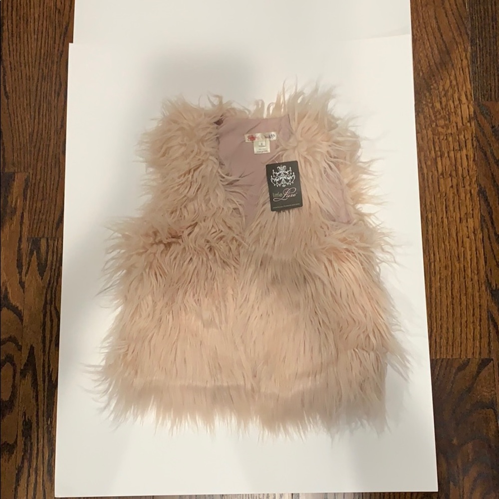 Faux fur open front vest Girls Size 6